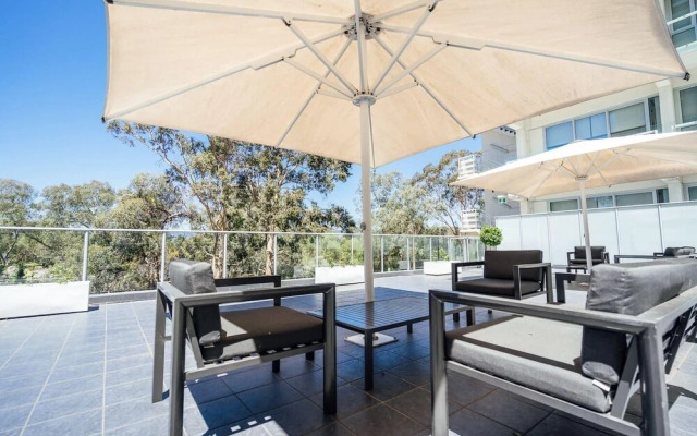 Blue Moon at Watson - Wifi - Gym - Pool - Cafe