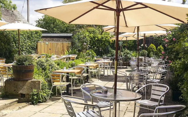 Priory Tearooms Burford With Rooms