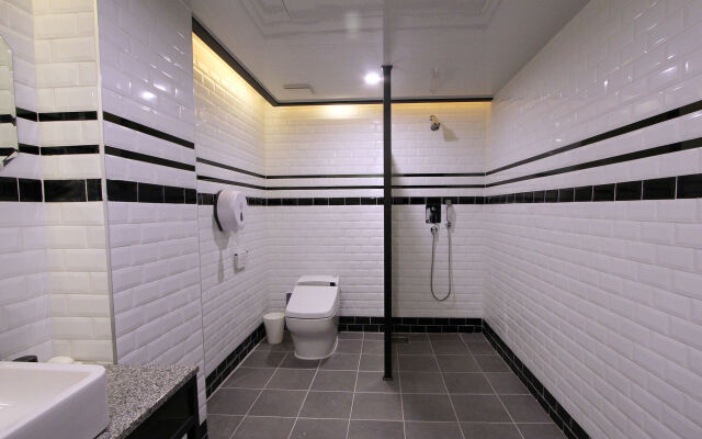 To Heaven Hotel Nampo