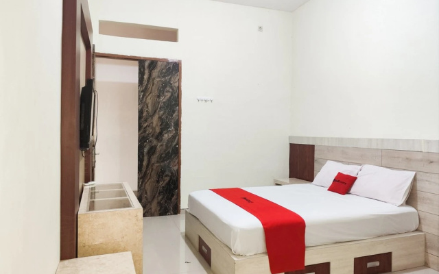 RedDoorz near Islamic Center Jambi – Guest Rooms – Jambi