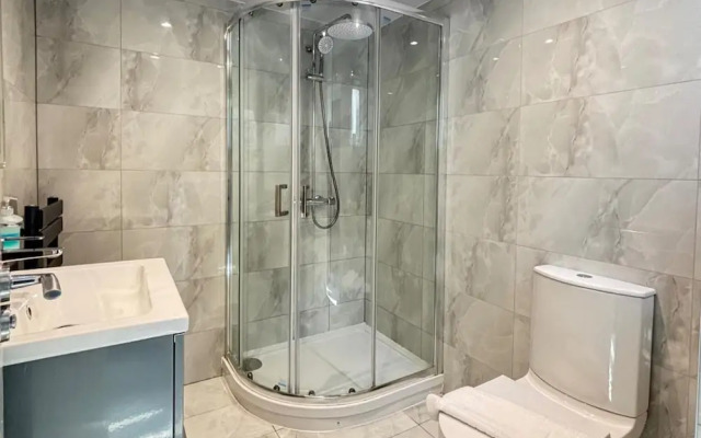 Cozy 2 Bed Property in High Wycombe Tn