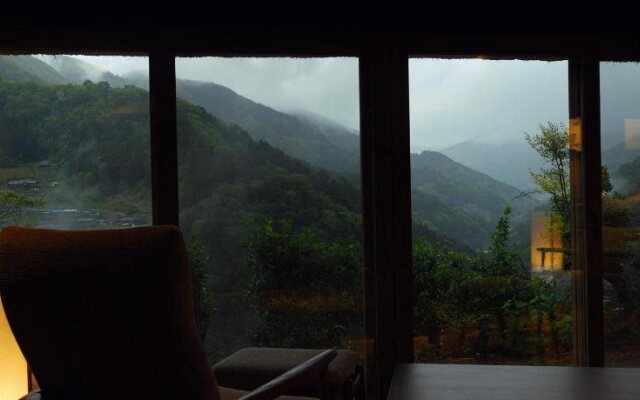 Tougenkyo-Iya-no-Yamazato