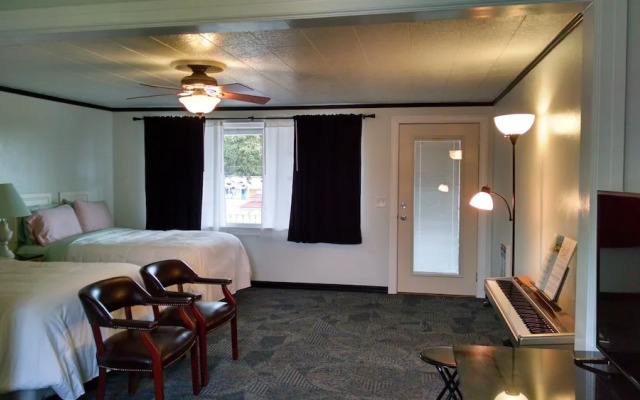 Murray Inn and Art Gallery