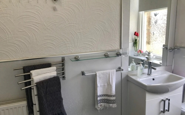 Stunning 3-bed Apartment in Edinburgh