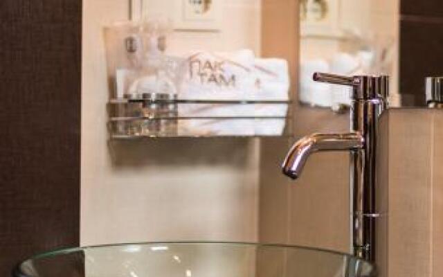 Family Hotel Pak Tam