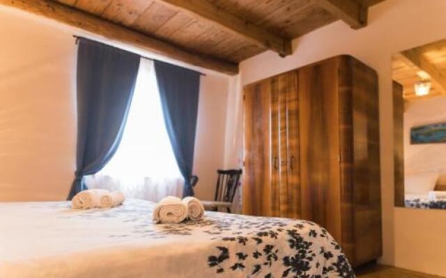Rustic Apartment Mariva