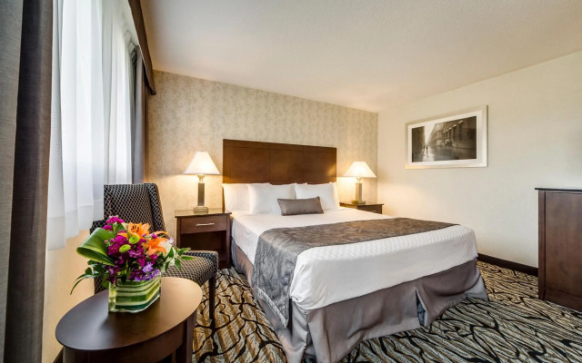 Monte Carlo Inn Oakville Suites