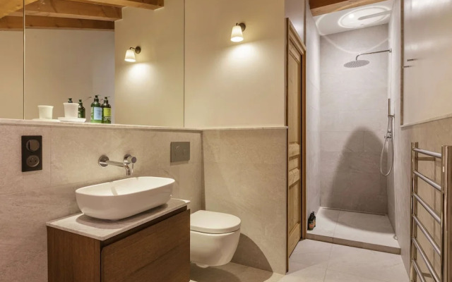 Magnificent Chalet Valhalla 5 Central Chamonix