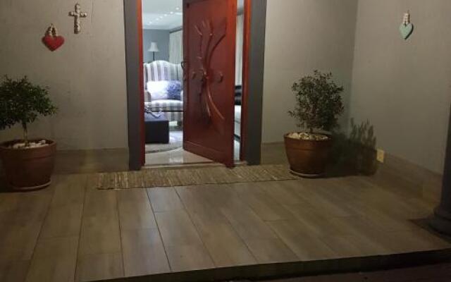 Dinaledi House