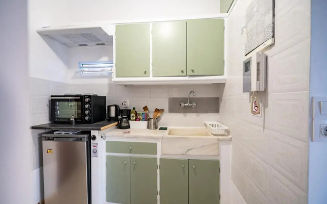 Exarcheia athens studio for 2 pers.