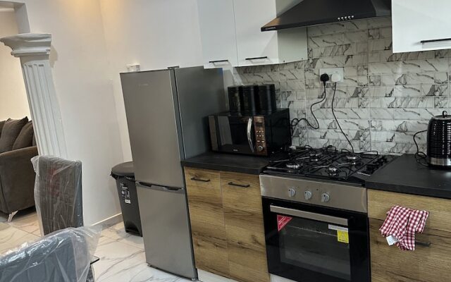 Luxe Apt #4the Retreat Apartments