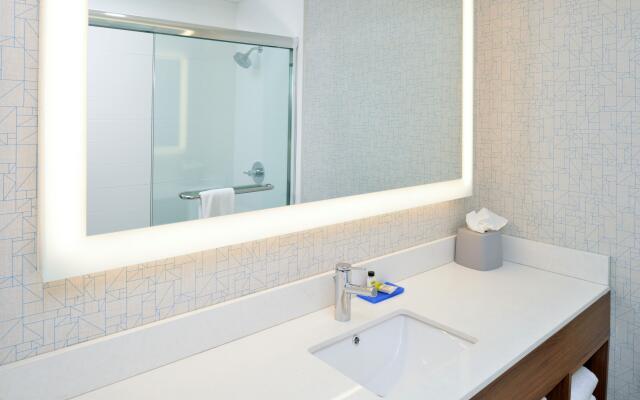 Holiday Inn Express Santa Rosa North by IHG