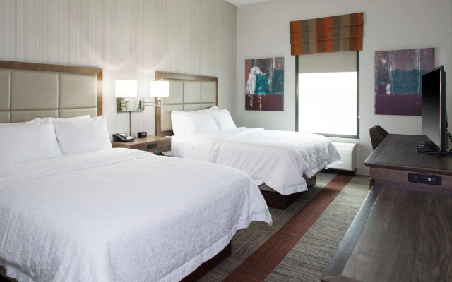 Hampton Inn & Suites by Hilton Pittsburg Kansas Crossing