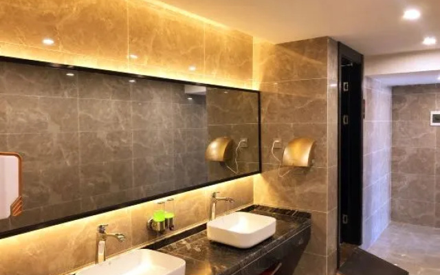 Gaoqiu Zhijia Holiday Hotel – Bathroom – Lijiang