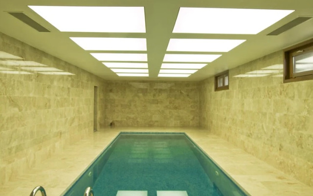 Grand Nur Plaza Hotel