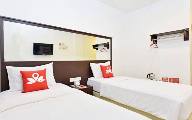 ZEN Rooms Sukaresmi Karang Setra