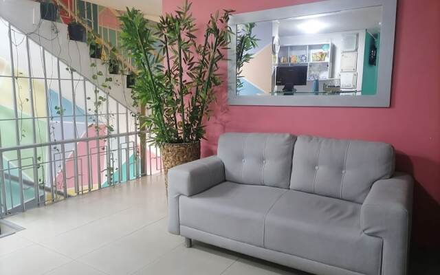 Kromatic Hostel