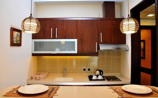 Dolphin Royal Suites