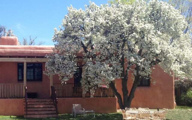 5bd Historic Pink House
