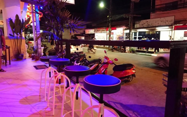Red Sapphire Hotel