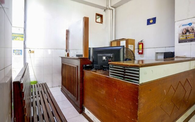 OYO Flagship 90890 Bratang Gede Residence