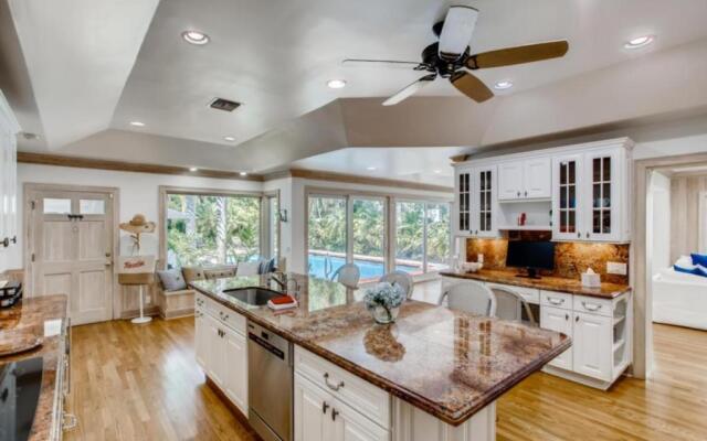 Villa Dolce Vita 4bd 4ba Private Pool and Parking