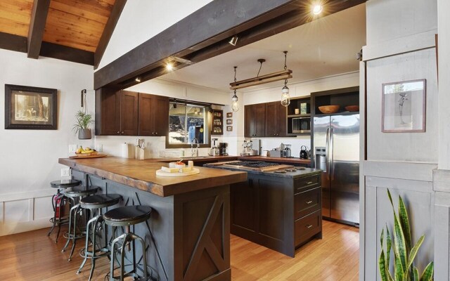 Lodge of the Nightingale