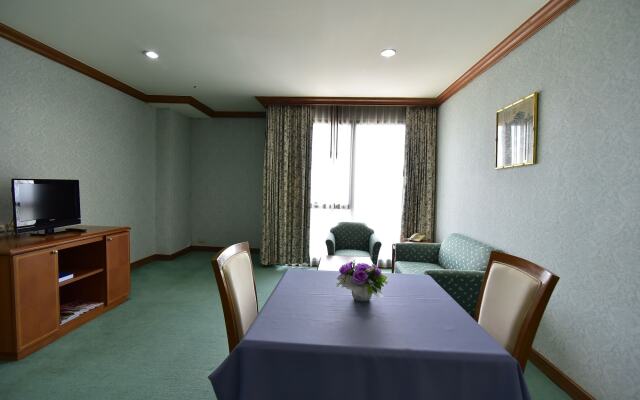 Thumrin Thana Hotel