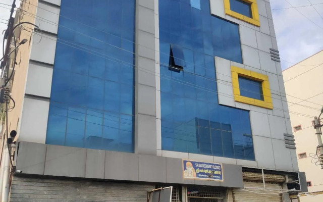 Oyo 36425 Sri Sai Residency