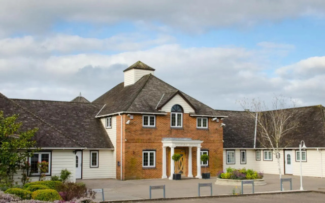 Sandford Springs Hotel & Golf Club