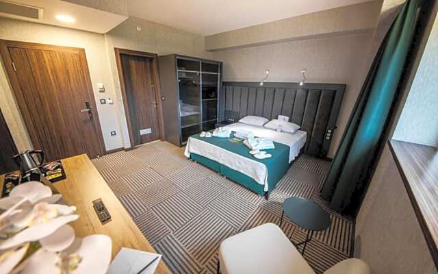 Qayser Hotel Deluxe
