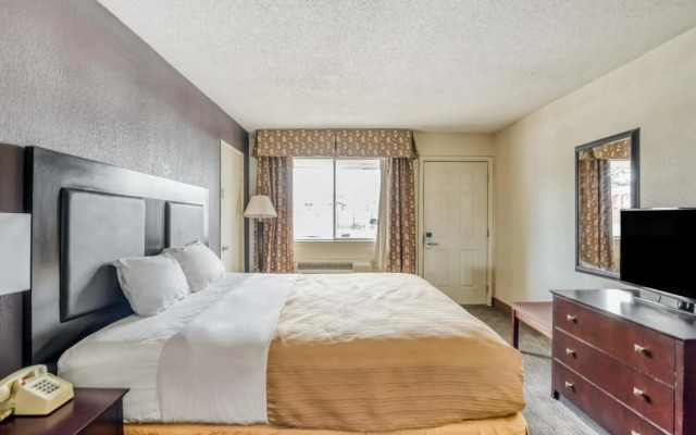 OYO Hotel Alexandria LA - Hwy 165