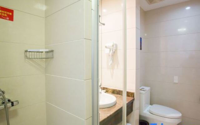 Jingan Hotel (Shaoxing Keqiao Yintai Lantian Shixin Plaza)