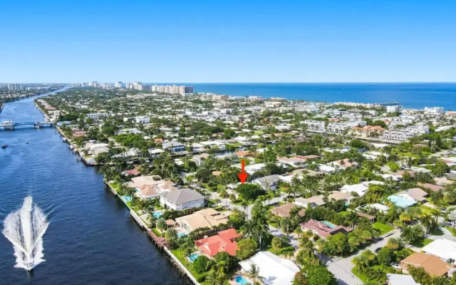 Walking From the Beach 3Br Villa
