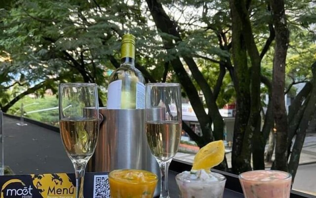 Moet Medellin Hotel
