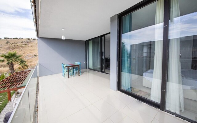 Comfy Villa With Shared Pool and Gym in Milas