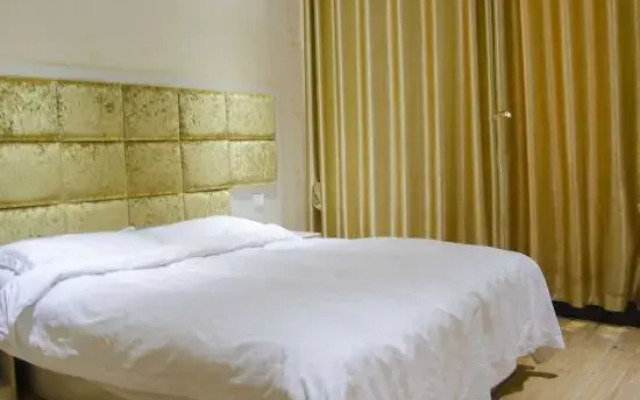 Yangxin Carnival Business Hotel