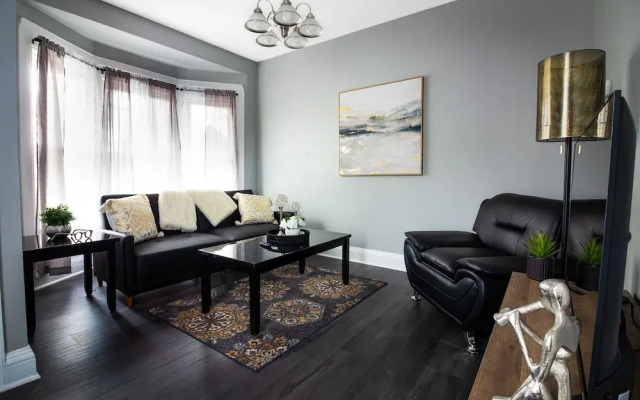 Cozy 1 bedroom Apartment Sleeps 4