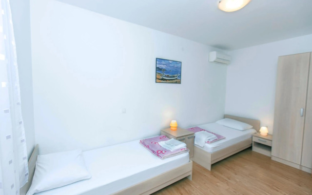 Apartments Villa Dina