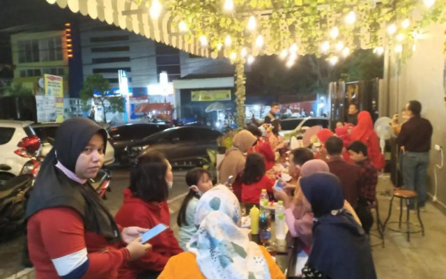 Central City Family Residence by OYO Rooms