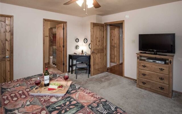 Dancing Kokopellis - Three Bedroom Cabin