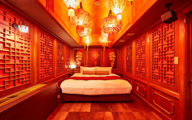 Hotel Love