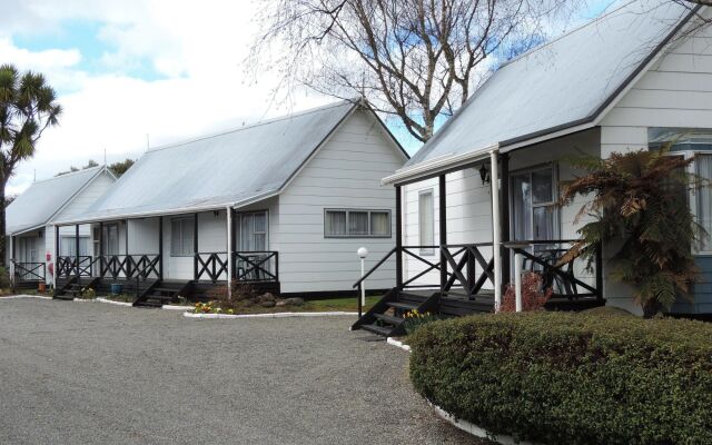 Settlers Motel