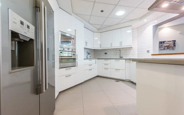 Al Khushkar by Deluxe Holiday Homes