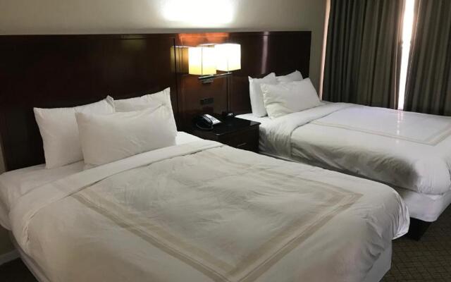 Hometown Inn & Suites