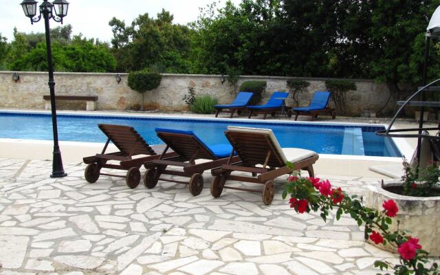 Webooking Theodora Villa