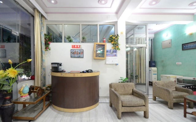 OYO 19035 Hotel Satkar