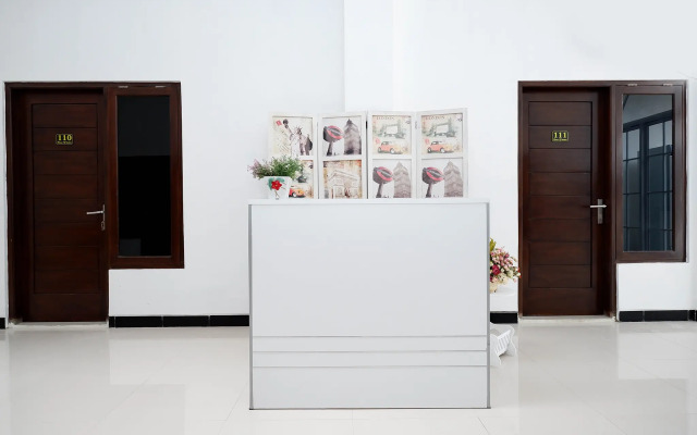 OYO 1611 Four D'home