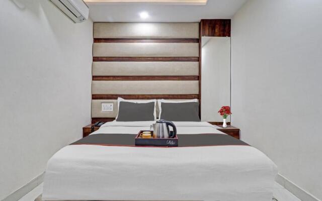 Collection O 703562 Hotel Apple Grand