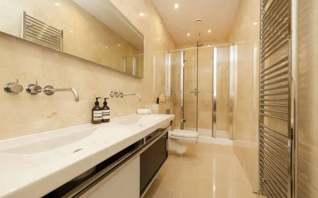 Prestigious Townhouse close to Princes Street